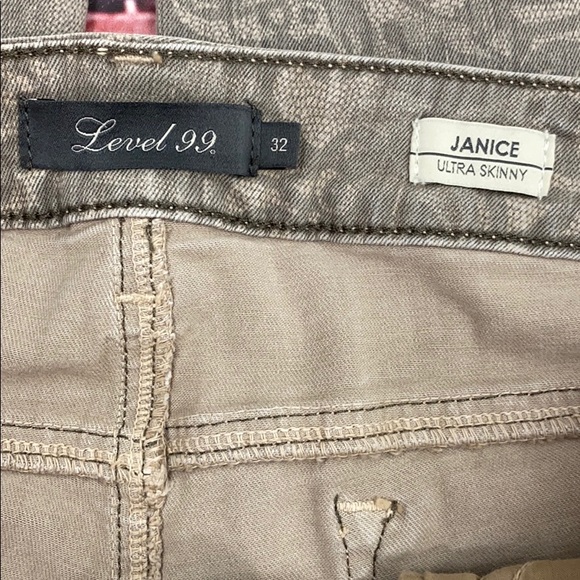 Level 99 Janice Ultra Skinny Gray Lace Print Jeans - Picture 12 of 14